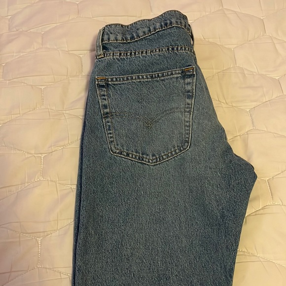 Men’s Levi Jeans - Picture 3 of 4